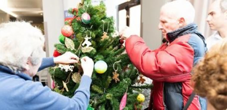 La Navidad, un momento ideal para compartir con los adultos mayores