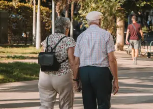 Mayores de 60 años ya son uno de cada cinco habitantes en Chile y se proyectan como el grupo más numeroso en 2044